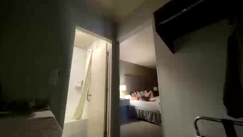 Tres Leches online show from 03.04.26