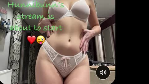 Snapshot of ts_hunnibunn chatting on 03.14.26 Hunnibun online show from 03.14.26