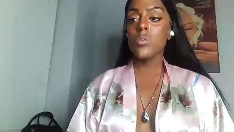 Amber White online show from 12.30.24