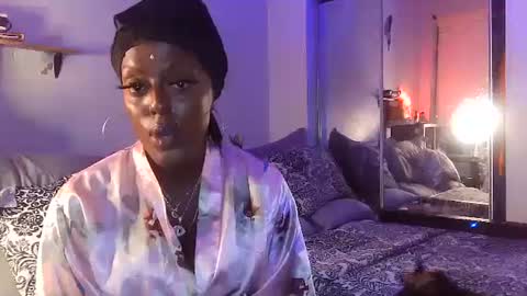 Amber White online show from 09.18.25