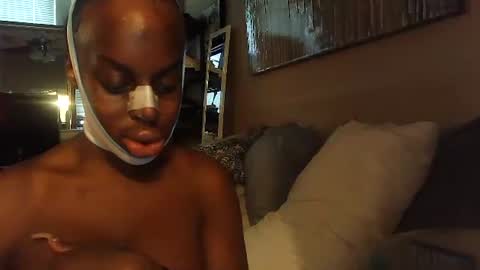 Amber White online show from 12.15.25