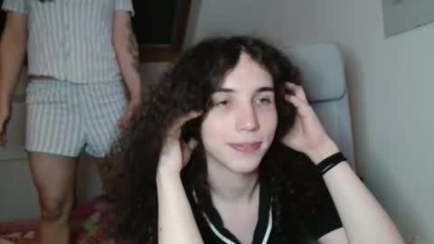 Snapshot of tsbubbles760 chatting on 10.19.25 TSBubbles online show from 10.19.25