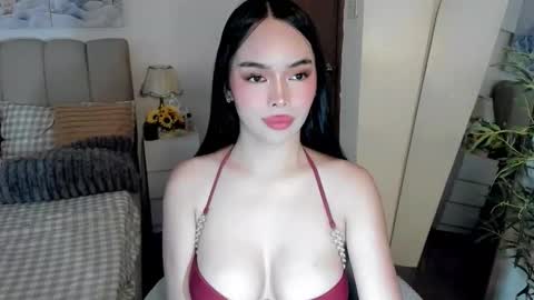 Snapshot of tspearlofasia chatting on 04.24.26 Graciella online show from 04.24.26