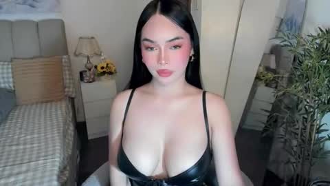 Snapshot of tspearlofasia chatting on 05.04.26 Graciella online show from 05.04.26