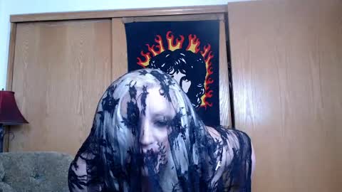 Sabrina Ravndahl online show from 04.18.26