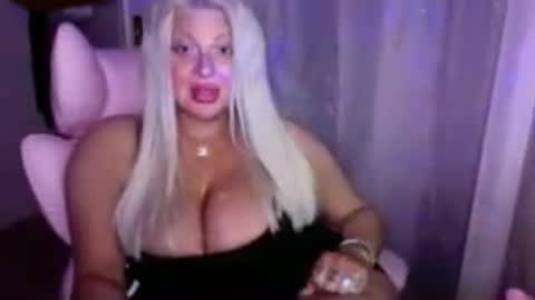 Snapshot of tstinadoll chatting on 06.20.26 xTinnaaaaa online show from 06.20.26