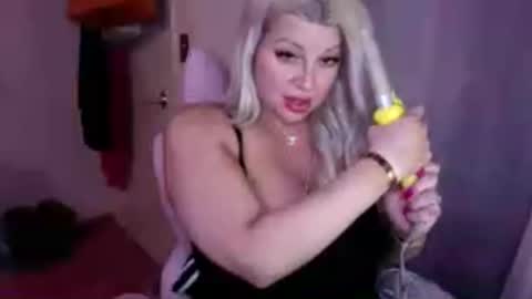 Snapshot of tstinadoll chatting on 06.28.26 xTinnaaaaa online show from 06.28.26