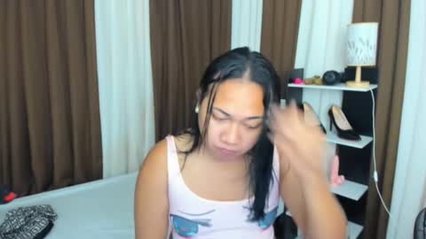 Karen Oquio online show from 09.16.25