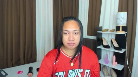 Karen Oquio online show from 09.18.25