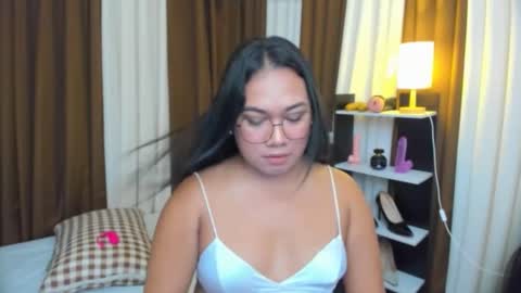 Karen Oquio online show from 10.01.25