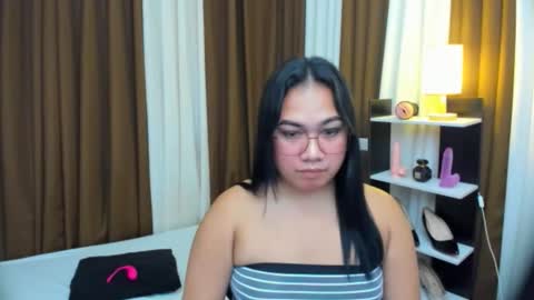 Karen Oquio online show from 10.27.25