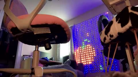 MOCHI NEXT DOOR online show from 09.08.25