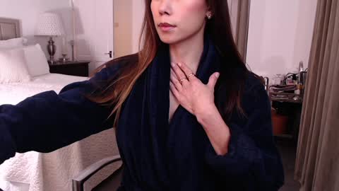 Valeria Martins online show from 12.02.24