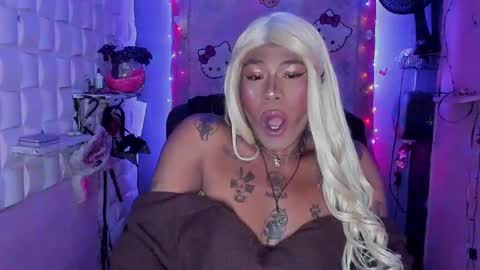 Snapshot of tsviolett chatting on 12.16.24 BellaRoxanna online show from 12.16.24