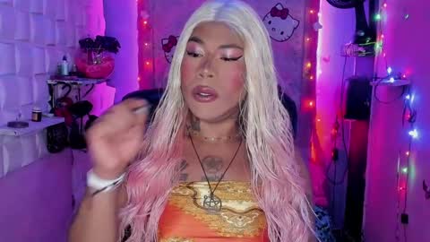 Snapshot of tsviolett chatting on 01.03.25 BellaRoxanna online show from 01.03.25