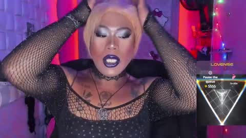 Snapshot of tsviolett chatting on 02.06.25 BellaRoxanna online show from 02.06.25