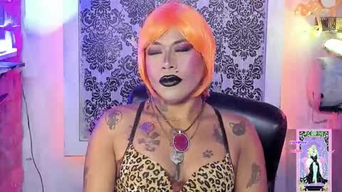 Snapshot of tsviolett chatting on 10.30.25 BellaRoxanna online show from 10.30.25