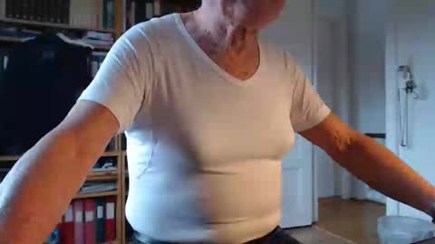 FINN but call me NANNA online show from 02.05.25