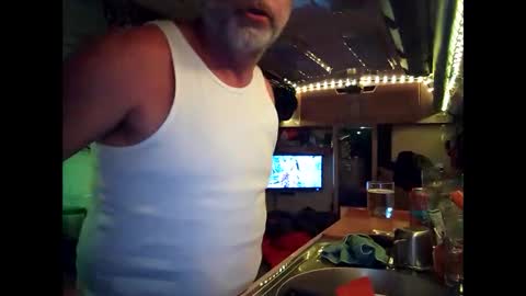 Snapshot of tudorjohn chatting on 05.10.26 tudorjohn online show from 05.10.26