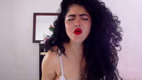 Snapshot of tuti_sex chatting on 06.02.26 tuti online show from 06.02.26