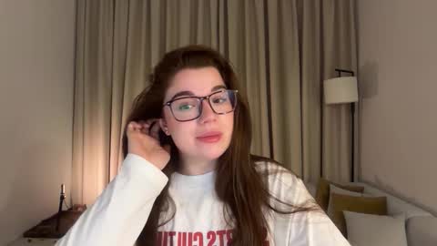 Snapshot of tutti_frutti_ chatting on 03.20.26 Ariana online show from 03.20.26
