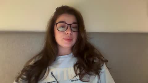 Snapshot of tutti_frutti_ chatting on 03.21.26 Ariana online show from 03.21.26
