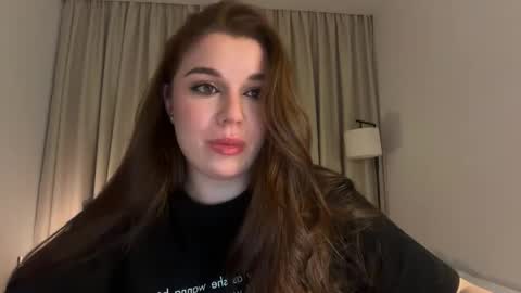 Snapshot of tutti_frutti_ chatting on 03.22.26 Ariana online show from 03.22.26