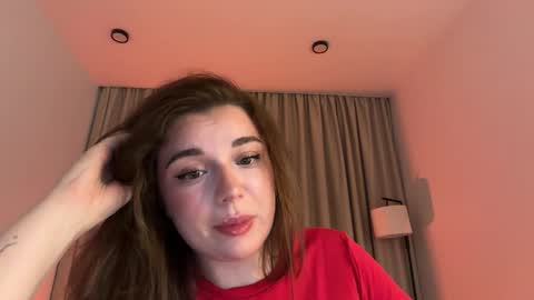 Snapshot of tutti_frutti_ chatting on 04.04.26 Ariana online show from 04.04.26