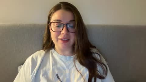 Snapshot of tutti_frutti_ chatting on 04.11.26 Ariana online show from 04.11.26