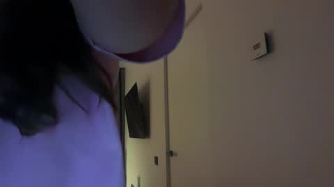 Snapshot of tutti_frutti_ chatting on 04.15.26 Ariana online show from 04.15.26