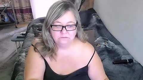 Lana online show from 11.04.25