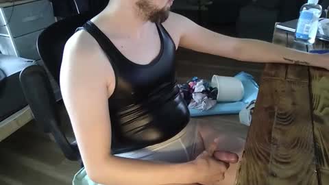 Snapshot of tw1ky9o chatting on 10.07.25 Tobi online show from 10.07.25