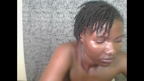 Snapshot of twerker_lyly chatting on 09.19.25 twerker_lyly online show from 09.19.25