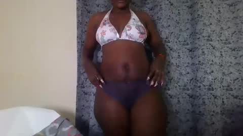 Snapshot of twerker_lyly chatting on 11.10.25 twerker_lyly online show from 11.10.25