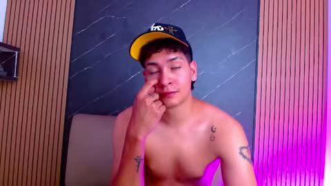 Snapshot of twink_bunny chatting on 05.09.26 samu online show from 05.09.26