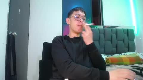 Snapshot of twink_daren chatting on 02.19.25 Mr Daren online show from 02.19.25