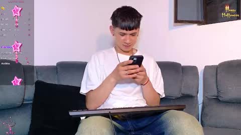 Snapshot of twink_daren chatting on 10.24.25 Mr Daren online show from 10.24.25