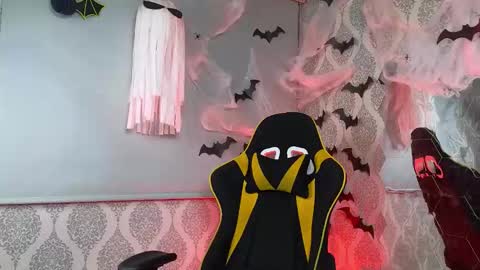 Dani online show from 10.18.25