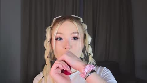 twinklefluff online show from 11.26.25