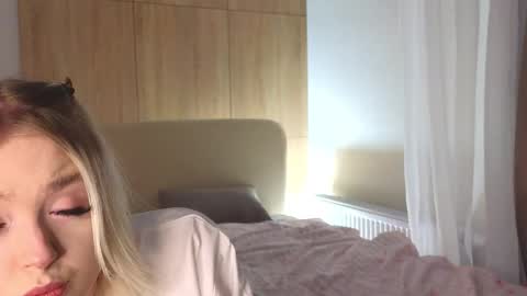 twinklefluff online show from 12.17.25