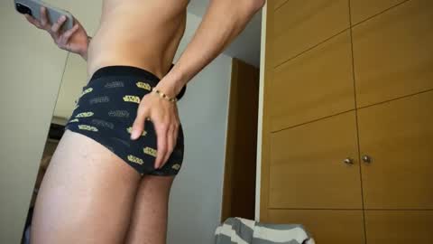 Snapshot of twinksweetlovehot chatting on 12.04.24 twinksweetlovehot online show from 12.04.24