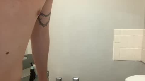 Snapshot of twinkycameron chatting on 10.07.25 twinkycameron online show from 10.07.25