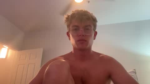 Snapshot of twinkytwunky chatting on 04.30.26 twinkytwunky online show from 04.30.26