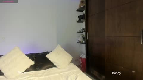 twintease online show from 02.25.25