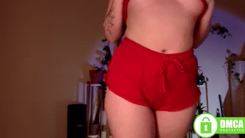 Snapshot of twix_girl chatting on 03.05.25 Stranger online show from 03.05.25