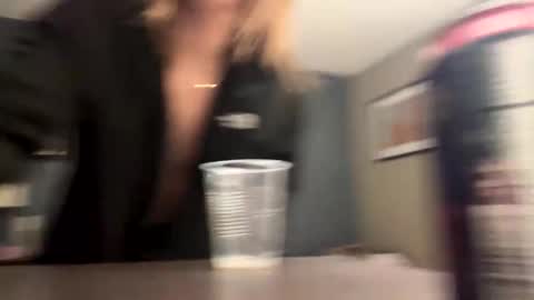 twizzler_twizzle online show from 03.10.26