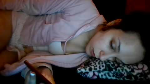 Snapshot of twizzytoxic22 chatting on 06.17.26 twizzytoxic22 online show from 06.17.26