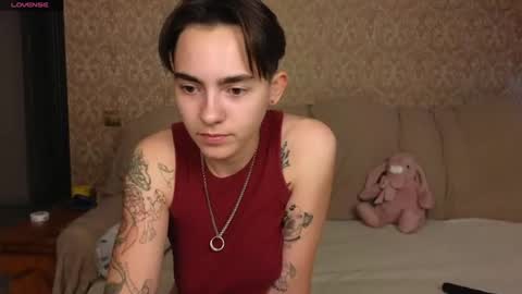 Snapshot of twobabesweet chatting on 07.21.26 Welcome guys We Lili and Vic PVT open online show from 07.21.26