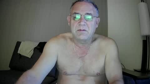 Twopeopleinlove online show from 11.03.25