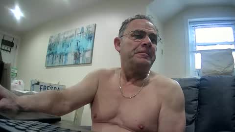 Snapshot of twopeopleinlove chatting on 01.18.26 Twopeopleinlove online show from 01.18.26